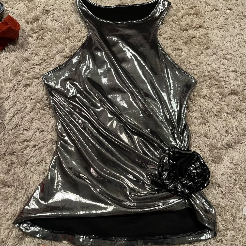 Metallic Silver Top - Picture 2 of 4